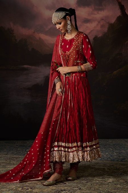 Shop_Swatti Kapoor_Red Embroidery, Zari Round Neck Noor Skirt Set _Online_at_Aza_Fashions