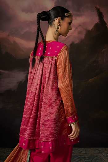Shop_Swatti Kapoor_Pink Zari Round Neck Rehana Stripe Woven Kurta And Pant Set _Online_at_Aza_Fashions