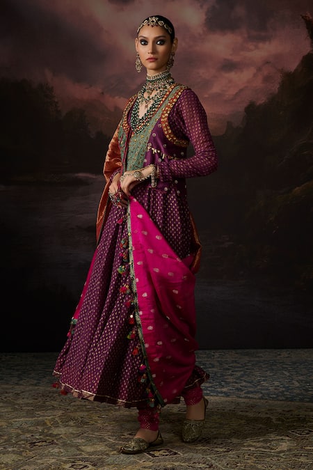 Swatti Kapoor_Green Beads, Sequins, Embroidery V-neck Ambeer Floral Woven Jacket Anarkali Set _Online_at_Aza_Fashions