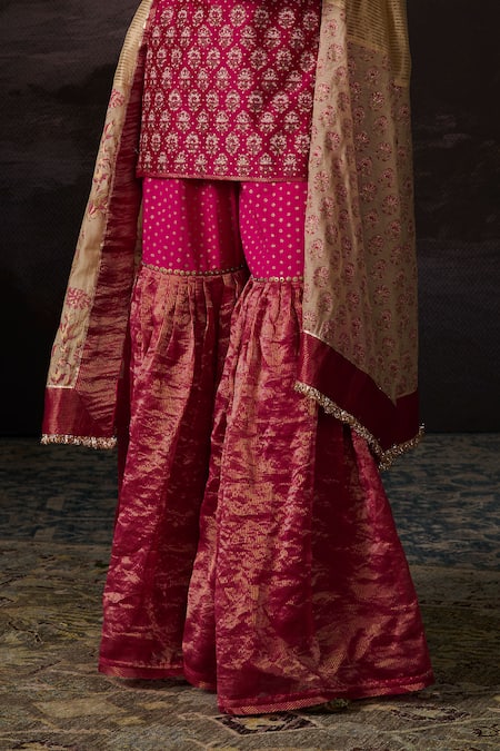Buy Swatti Kapoor Pink Chanderi Sequins, Zari, Embroidery Round Aafreen Floral Woven Kurta Set Online at Aza Fashions Buy_Swatti Kapoor_Pink Chanderi Sequins, Zari, Embroidery Round Aafreen Floral Woven Kurta Set _Online_at_Aza_Fashions