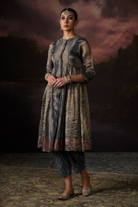 Swatti Kapoor Blue Zari Round Neck Hina Stripe Woven Kurta 
