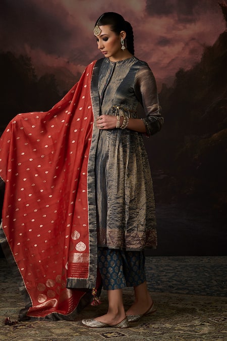 Swatti Kapoor Orange Mona Floral Woven Dupatta Online at Aza Fashions Swatti Kapoor_Orange Mona Floral Woven Dupatta _Online_at_Aza_Fashions