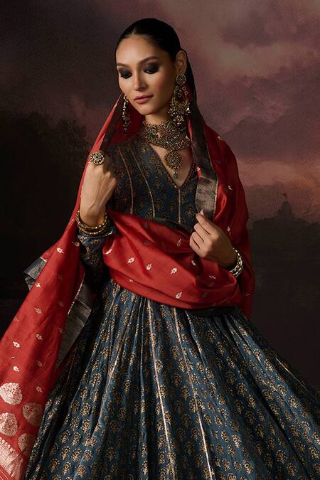 Buy_Swatti Kapoor_Blue Chanderi Embroidery V-neck Sufia Floral Print Anarkali Set _Online_at_Aza_Fashions