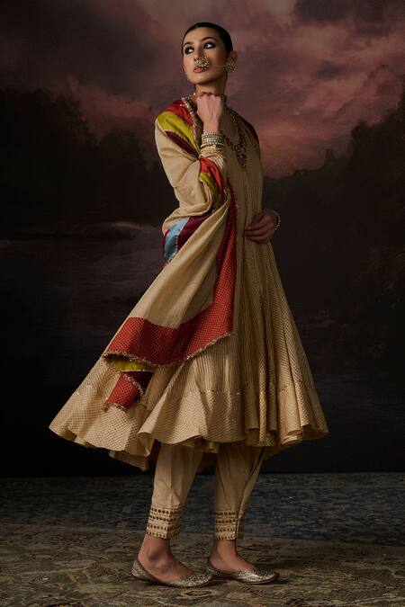 Swatti Kapoor Gold Kiran Woven Dupatta Online at Aza Fashions Swatti Kapoor_Gold Kiran Woven Dupatta _Online_at_Aza_Fashions