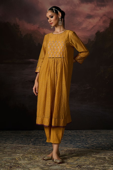 Swatti Kapoor Yellow Chanderi Embroidery Round Neck Ayaan Floral Print Kurta 