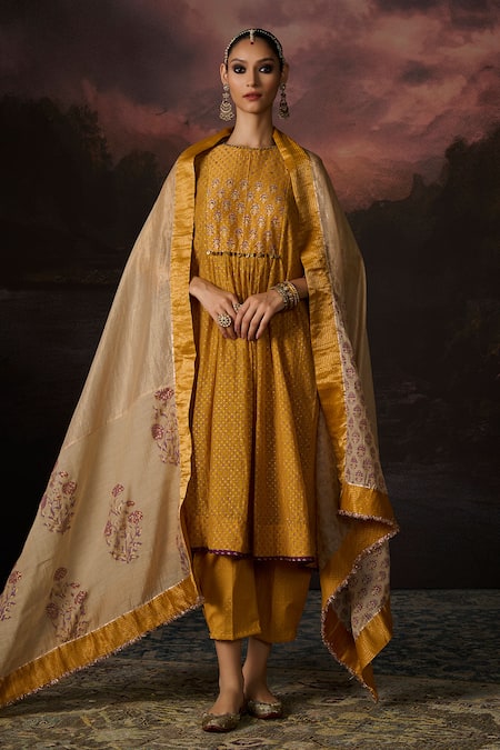 Buy Swatti Kapoor Yellow Chanderi Embroidery Round Neck Ayaan Floral Print Kurta Online at Aza Fashions Buy_Swatti Kapoor_Yellow Chanderi Embroidery Round Neck Ayaan Floral Print Kurta _Online_at_Aza_Fashions