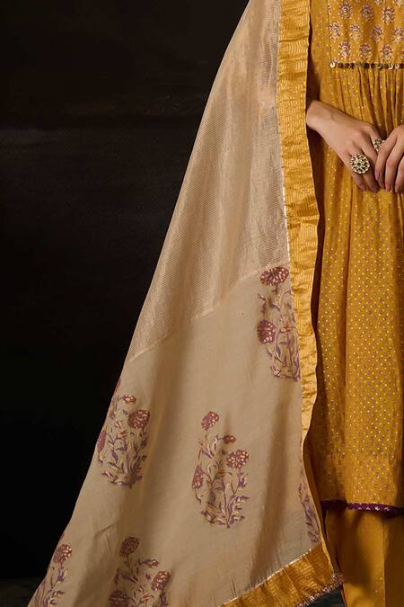 Swatti Kapoor_Gold Chanderi Zari Saif Floral Print Dupatta _Online_at_Aza_Fashions