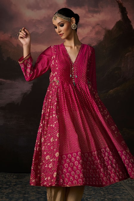 Swatti Kapoor Pink Chanderi Embroidery V-neck Zoya Woven Kurta 