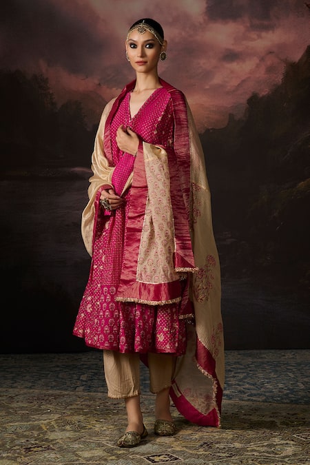 Shop Swatti Kapoor Pink Chanderi Embroidery V-neck Zoya Woven Kurta Online at Aza Fashions Shop_Swatti Kapoor_Pink Chanderi Embroidery V-neck Zoya Woven Kurta _Online_at_Aza_Fashions