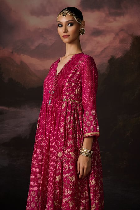 Swatti Kapoor Pink Chanderi Embroidery V-neck Zoya Woven Kurta at Aza Fashions Swatti Kapoor_Pink Chanderi Embroidery V-neck Zoya Woven Kurta _at_Aza_Fashions