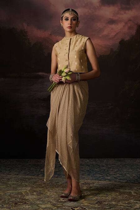 Swatti Kapoor Gold Round Neck Malik Floral Woven Gilet And Skirt Set at Aza Fashions Swatti Kapoor_Gold Round Neck Malik Floral Woven Gilet And Skirt Set _at_Aza_Fashions