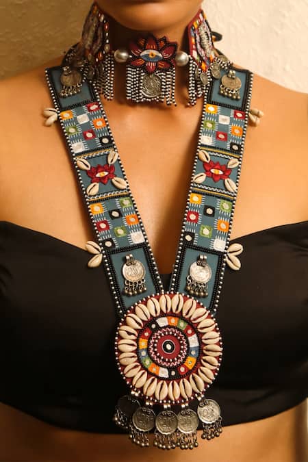 Buy_NAKHREWAALI_ Ghamagham Embroidered Necklace _Online_at_Aza_Fashions