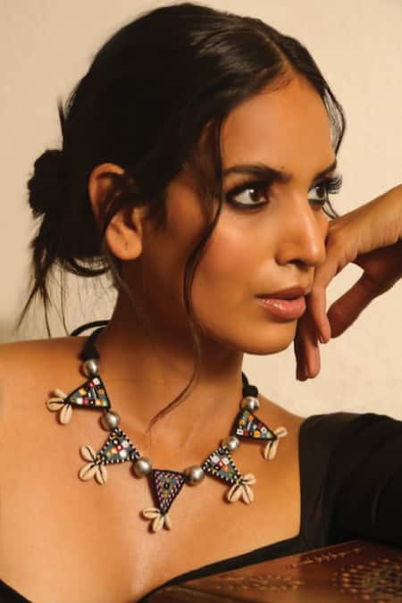 NAKHREWAALI Multi Color Fatafati Shell Tassel Necklace 