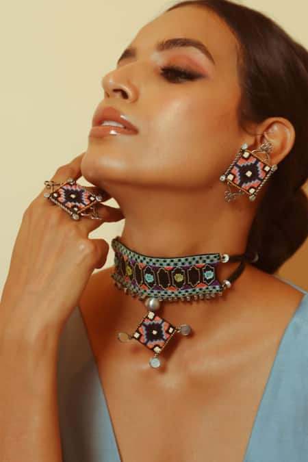 NAKHREWAALI Multi Color Sakinah Embroidered Choker 