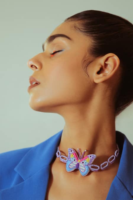 NAKHREWAALI Vibe Check Embroidered Choker 