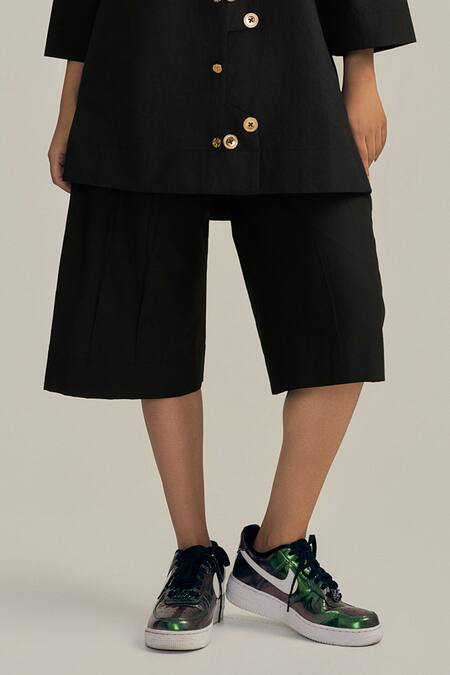 Neetiandmudita Black Cotton Collared Placket Play Shorts Co-ord Set Online at Aza Fashions Neetiandmudita_Black Cotton Collared Placket Play Shorts Co-ord Set _Online_at_Aza_Fashions