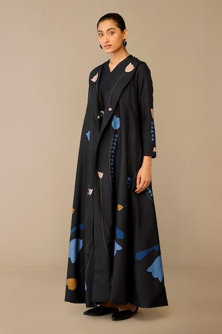 Buy_Ampm_Black Silk Embroidery V-neck Fiza Abaya Kurta Set 