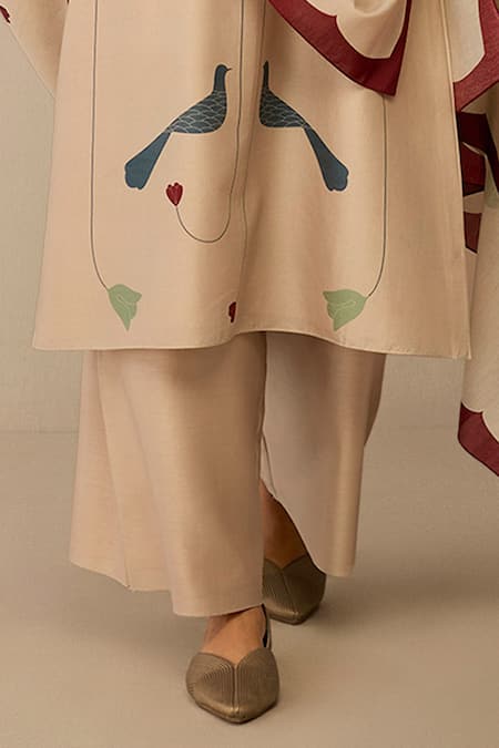Ampm_Beige Chanderi Embroidery Round Neck Azran Kurta Set _Online_at_Aza_Fashions