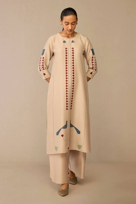 Buy_Ampm_Beige Chanderi Embroidery Round Neck Azran Kurta Set _Online_at_Aza_Fashions