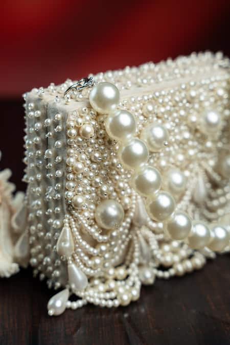 Nayaab By Sonia Off White Pearls Oyster Kasse Ivory Clutch Online at Aza Fashions Nayaab By Sonia_Off White Pearls Oyster Kasse Ivory Clutch _Online_at_Aza_Fashions