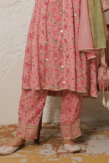 Shop_Nemaani_Pink Modal, Cotton Gota Patti, Mirrors V-neck Ira Hand Block Print Kurta Set _Online_at_Aza_Fashions