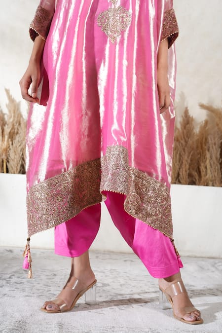 Vedika Soni_Pink Tissue, Cotton, Crepe Embroidery V-neck Kaftan Set _Online_at_Aza_Fashions