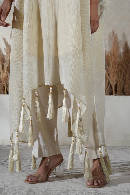 Vedika Soni_Ivory Tassels V-neck Embroidered Kaftan Set _Online_at_Aza_Fashions