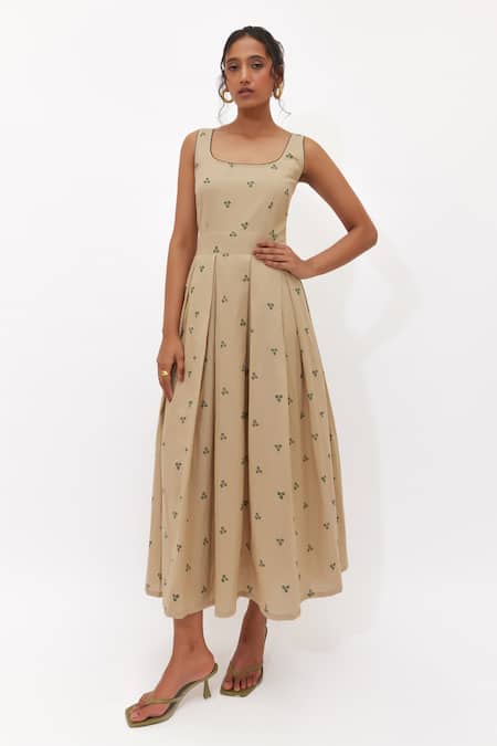 Aapro Beige Cotton Square Neck Selva Pleated Hand Block Printed Dress 