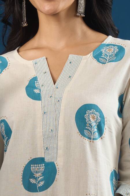 Buy_Naintara Bajaj_Off White Cotton Split V-neck Floral Print Kurta With Pant 