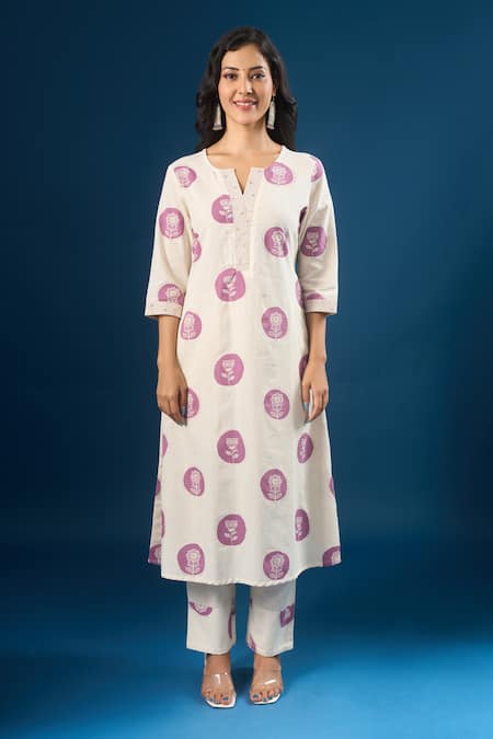 Shop Naintara Bajaj Off White Cotton Split V-neck Flower Print Kurta With Pant Online at Aza Fashions Shop_Naintara Bajaj_Off White Cotton Split V-neck Flower Print Kurta With Pant _Online_at_Aza_Fashions