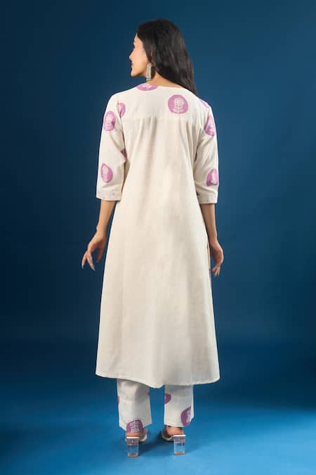 Shop Naintara Bajaj Off White Cotton Split V-neck Flower Print Kurta With Pant at Aza Fashions Shop_Naintara Bajaj_Off White Cotton Split V-neck Flower Print Kurta With Pant _at_Aza_Fashions