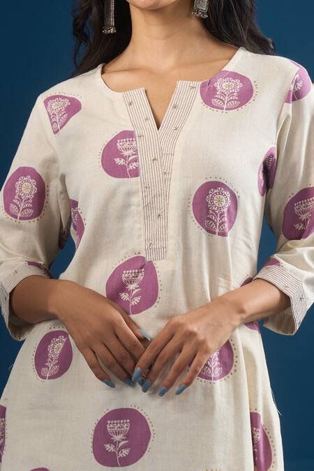 Naintara Bajaj Off White Cotton Split V-neck Flower Print Kurta With Pant at Aza Fashions Naintara Bajaj_Off White Cotton Split V-neck Flower Print Kurta With Pant _at_Aza_Fashions