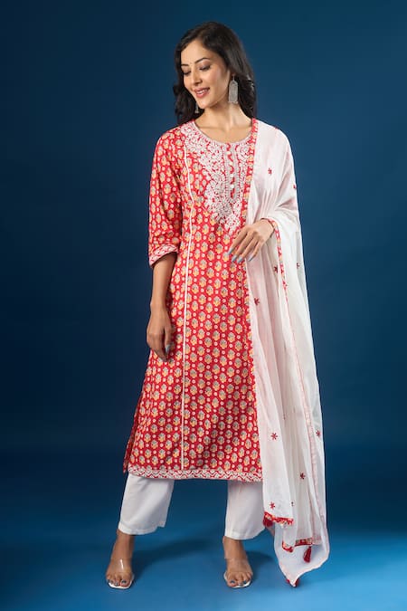 Buy_Naintara Bajaj_Red Cotton Embroidery Round Neck Florette Print Kurta Set _Online_at_Aza_Fashions