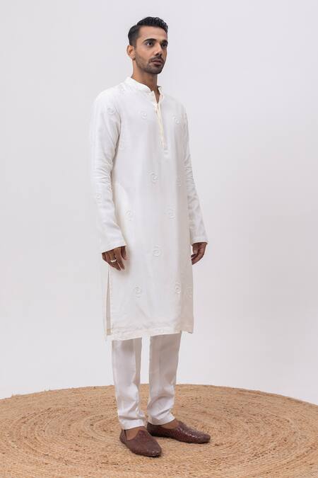 Kaka Calcutta_Ivory Silk, Cotton Embroidery Swirls Kurta And Pant Set _Online_at_Aza_Fashions