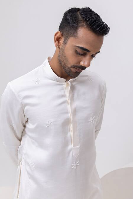 Buy_Kaka Calcutta_Ivory Silk, Cotton Embroidery Snowflake Kurta Set _Online_at_Aza_Fashions