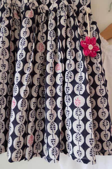 Shop_Love The World Today_Black Cotton Fabric Flowers Nila Monstera Print Kurta Set