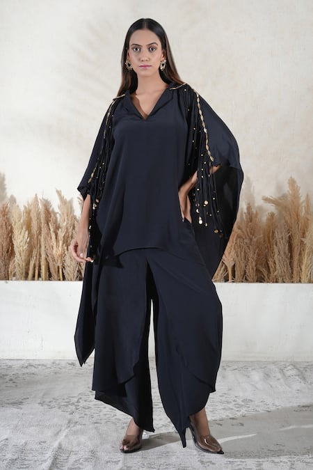 Vedika Soni Black Tassels V-neck Placement Embroidered Kaftan Set 