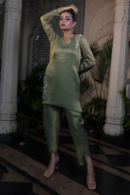 Farha Syed Green Chiffon, Tissue Pearls, Sequins V-neck Embroidered Kurta And Tulip Pant Set at Aza Fashions Farha Syed_Green Chiffon, Tissue Pearls, Sequins V-neck Embroidered Kurta And Tulip Pant Set _at_Aza_Fashions