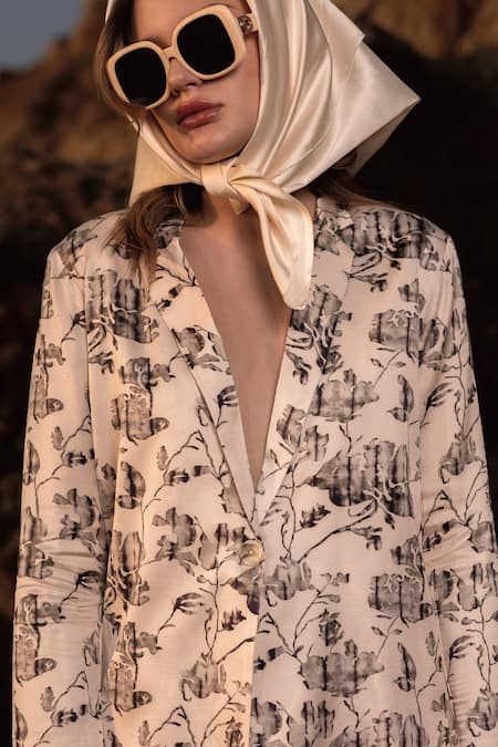 Buy_AFRIYA_Linen, Satin Floral Reverie Long Blazer 