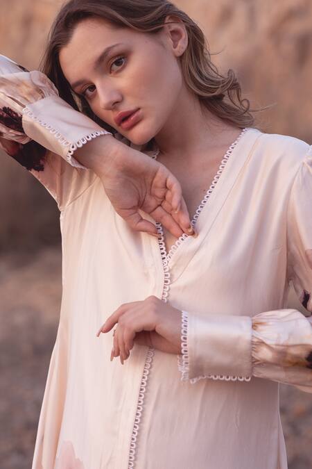 Buy_AFRIYA_Cream Linen, Satin Lace V-neck Serene Garden Midi Dress 