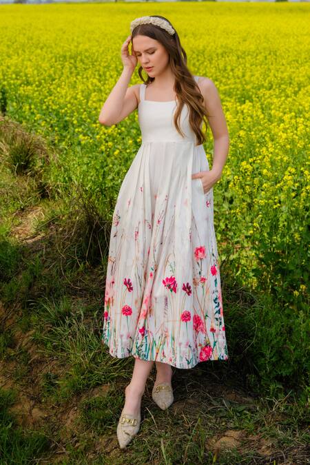 Buy_AFRIYA_White Linen, Satin Square Neck Flower Meadow Print Dress 