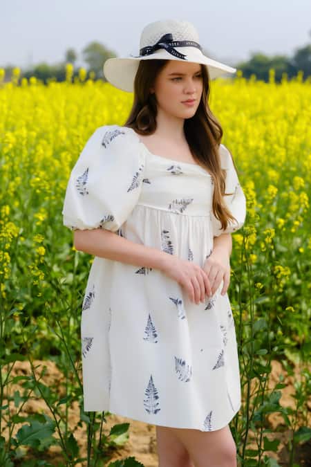 Buy AFRIYA White Poplin, Lycra Square Neck Fern Short Bow Dress Online at Aza Fashions Buy_AFRIYA_White Poplin, Lycra Square Neck Fern Short Bow Dress _Online_at_Aza_Fashions