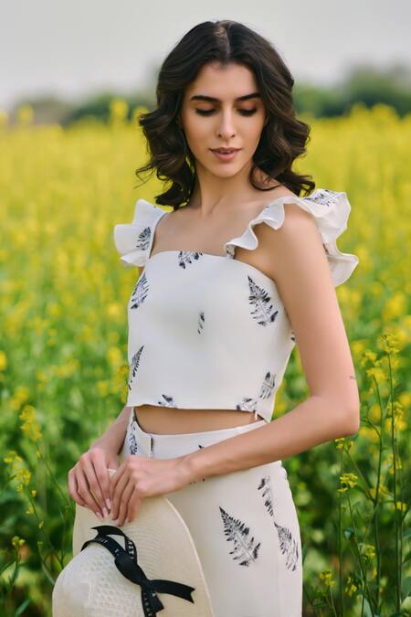 Buy AFRIYA White Poplin, Lycra Square Neck Fern Print Crop Top Online at Aza Fashions Buy_AFRIYA_White Poplin, Lycra Square Neck Fern Print Crop Top _Online_at_Aza_Fashions