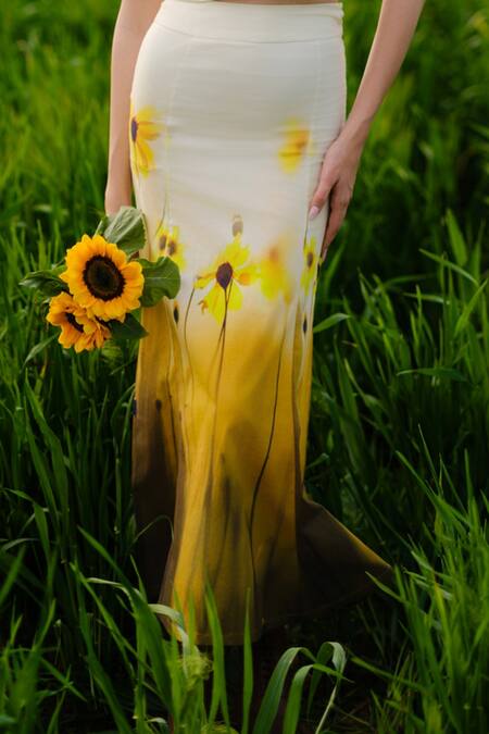 Buy_AFRIYA_Cream Poplin, Lycra Square Neck Yellow Meadow Co-ord _Online_at_Aza_Fashions