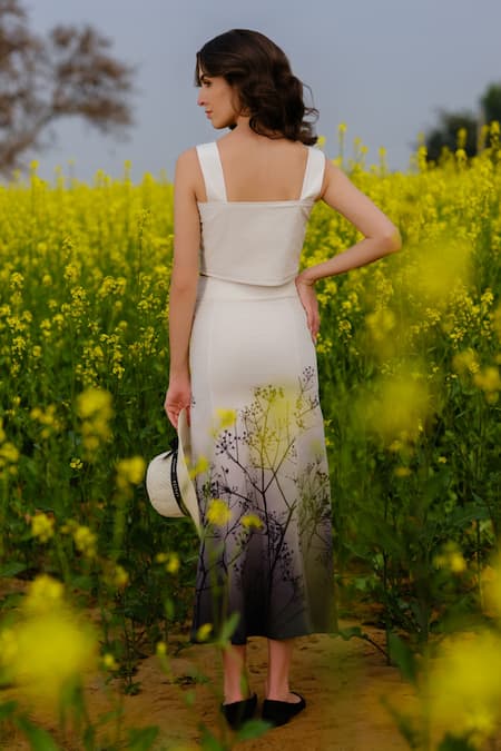 AFRIYA Monochrome Meadow Crop Top 