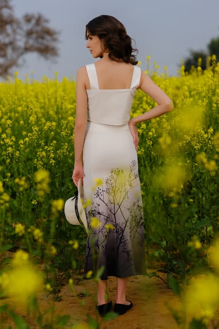 AFRIYA Monochrome Meadow Skirt 