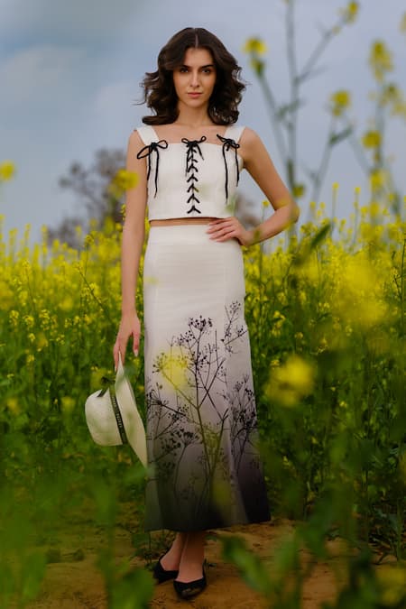 Buy_AFRIYA_White Poplin, Lycra Monochrome Meadow Skirt _Online_at_Aza_Fashions