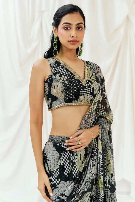 Redpine Designs_Black Viscose Georgette Sequins V-neck Printed Pre-draped Saree With Blouse _Online_at_Aza_Fashions