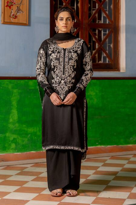 Nafs_Black Bemberg, Crepe, Chiffon Zari, Embroidery Round Neck Kurta Set _Online_at_Aza_Fashions