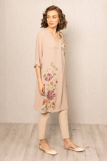 RANNA GILL_Beige Georgette Embroidery V-neck Geneva Printed Kurta And Pant Set_Online_at_Aza_Fashions